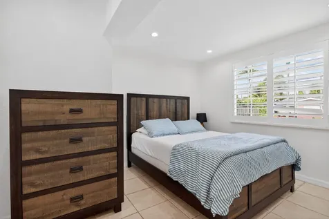 736 Ne 34th Court Oakland Park FL 33334
