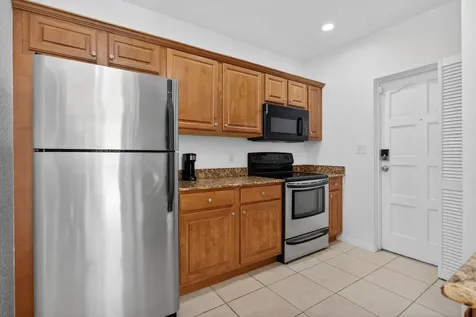 736 Ne 34th Court Oakland Park FL 33334