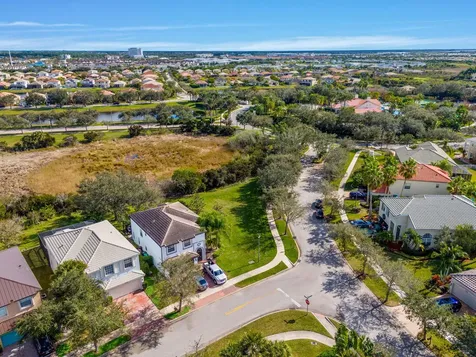 11704 Sw Bennington Circle Port Saint Lucie FL 34987