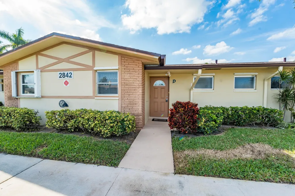 2842 Crosley Drive West Palm Beach FL 33415