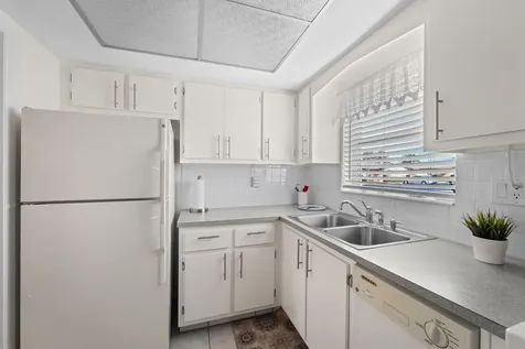2842 Crosley Drive West Palm Beach FL 33415