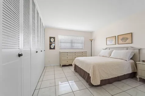2842 Crosley Drive West Palm Beach FL 33415