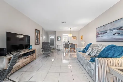 2842 Crosley Drive West Palm Beach FL 33415