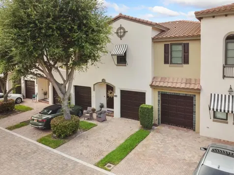 120 Via Villagio Hypoluxo FL 33462