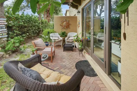 120 Via Villagio Hypoluxo FL 33462