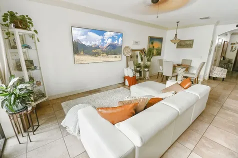 120 Via Villagio Hypoluxo FL 33462
