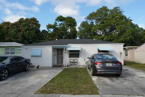 625 Ne 130th Street North Miami FL 33161