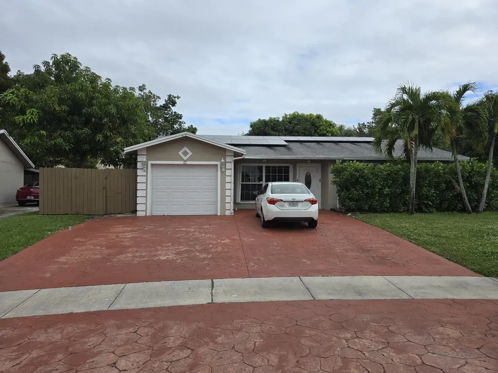 301 NW 83rd Way Pembroke Pines FL 33024