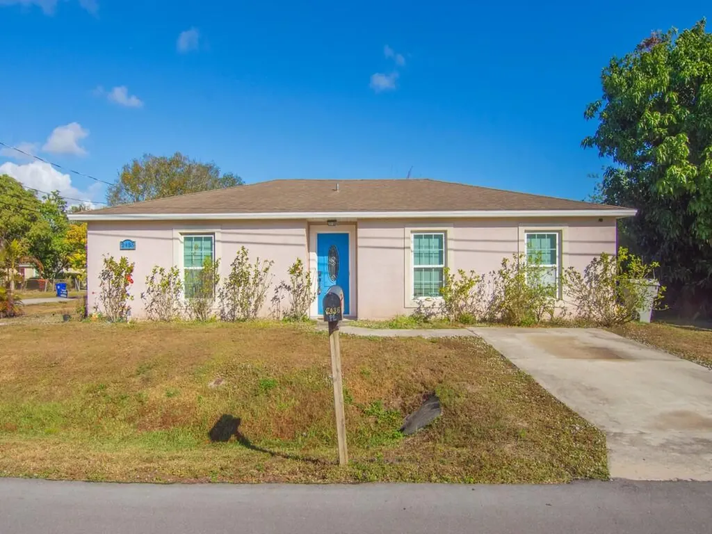 2436 42nd Place Vero Beach FL 32967