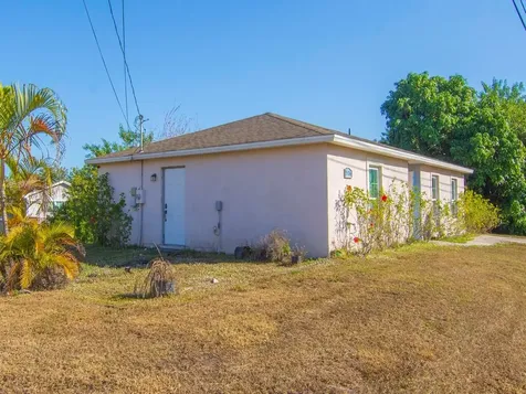 2436 42nd Place Vero Beach FL 32967