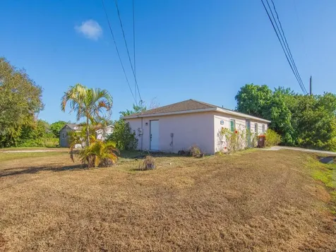2436 42nd Place Vero Beach FL 32967