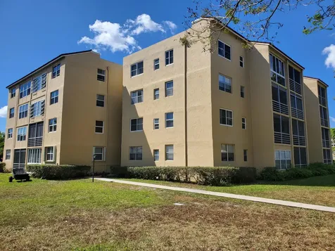 2811 Somerset Drive Lauderdale Lakes FL 33311