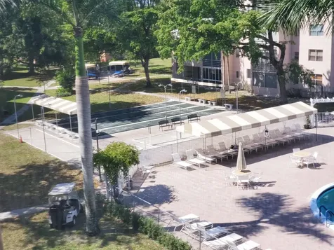 2811 Somerset Drive Lauderdale Lakes FL 33311
