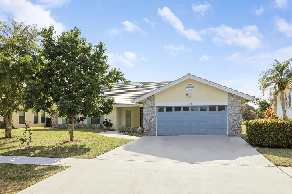 14616 Autumn Avenue Wellington FL 33414