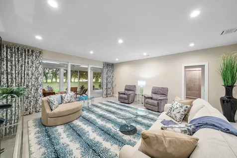 24 Oaks Lane Boynton Beach FL 33436