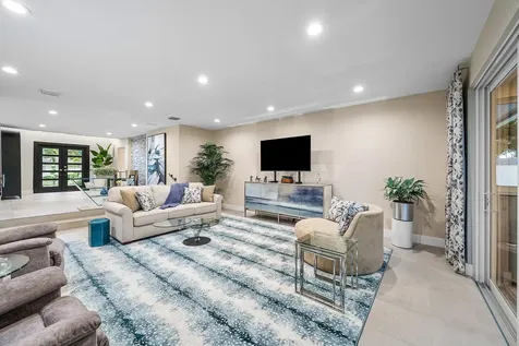 24 Oaks Lane Boynton Beach FL 33436