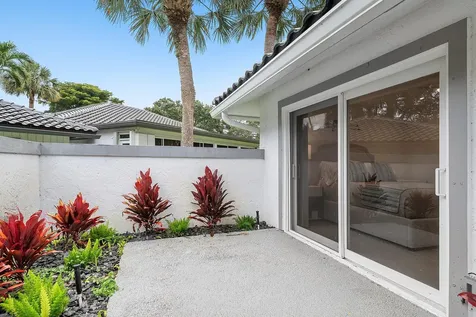 24 Oaks Lane Boynton Beach FL 33436