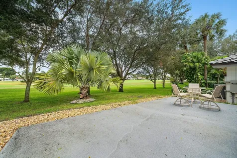 24 Oaks Lane Boynton Beach FL 33436