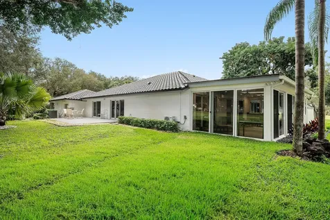 24 Oaks Lane Boynton Beach FL 33436