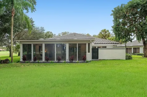 24 Oaks Lane Boynton Beach FL 33436