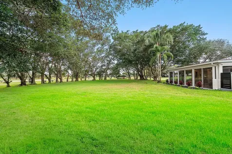24 Oaks Lane Boynton Beach FL 33436