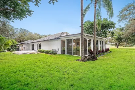 24 Oaks Lane Boynton Beach FL 33436
