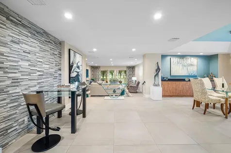 24 Oaks Lane Boynton Beach FL 33436
