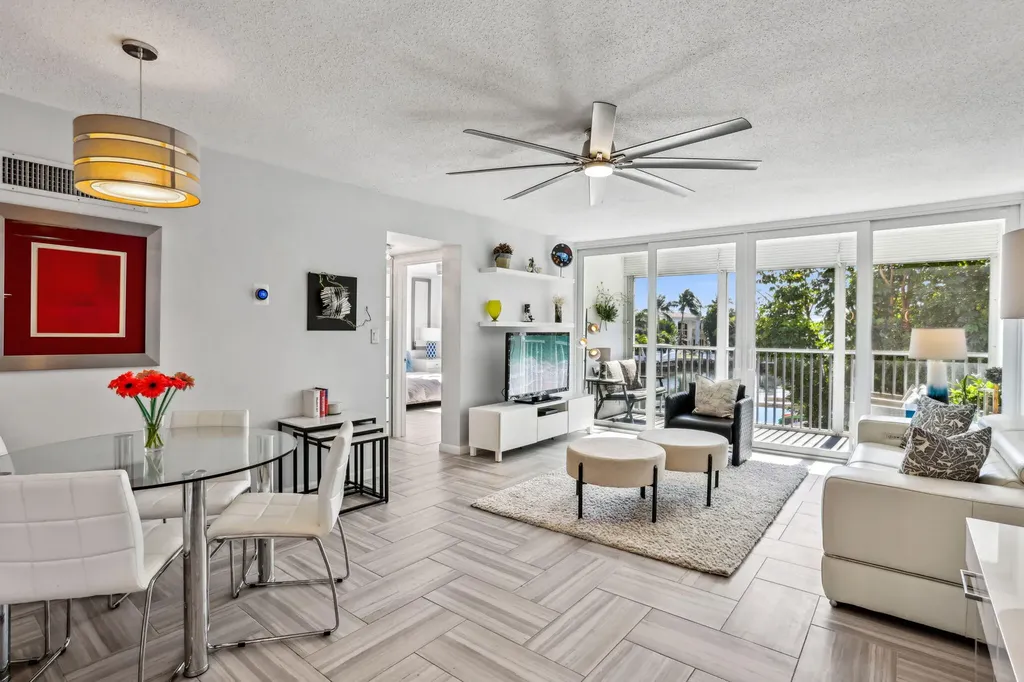 698 Ne Spanish River Boulevard Boca Raton FL 33431