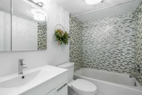 698 Ne Spanish River Boulevard Boca Raton FL 33431