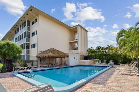 698 Ne Spanish River Boulevard Boca Raton FL 33431