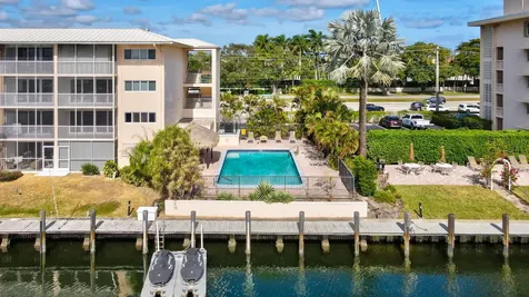 698 Ne Spanish River Boulevard Boca Raton FL 33431