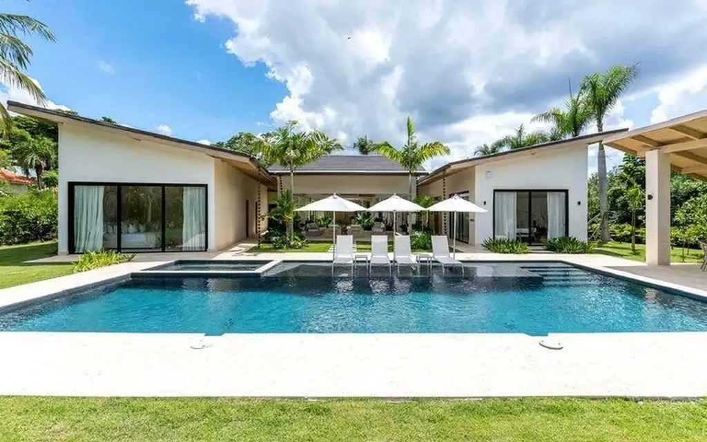 31 00 Casa De Campo DR 22000