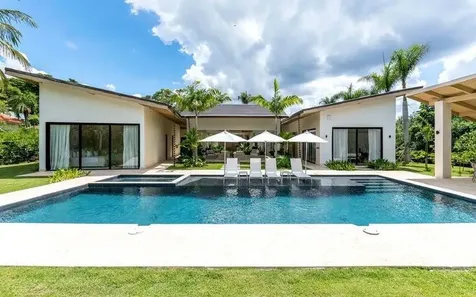 31 00 Casa De Campo DR 22000