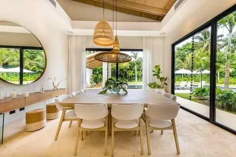31 00 Casa De Campo DR 22000