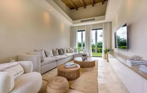 31 00 Casa De Campo DR 22000