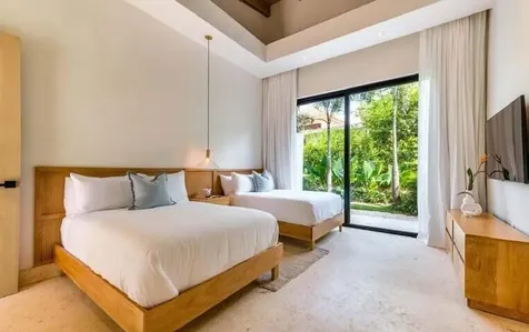31 00 Casa De Campo DR 22000