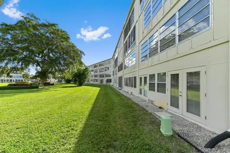 196 Grantham F Deerfield Beach FL 33442