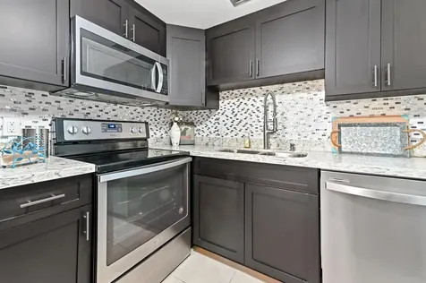 196 Grantham F Deerfield Beach FL 33442