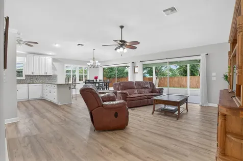 9275 Se Mercury Street Hobe Sound FL 33455