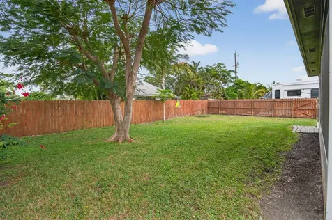 9275 Se Mercury Street Hobe Sound FL 33455