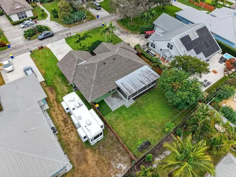 9275 Se Mercury Street Hobe Sound FL 33455