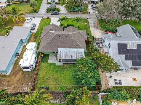 9275 Se Mercury Street Hobe Sound FL 33455