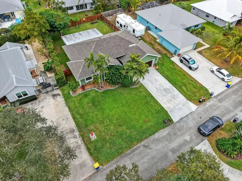 9275 Se Mercury Street Hobe Sound FL 33455