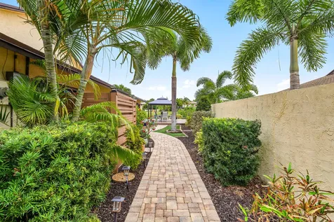 419 Sw 28th Avenue Delray Beach FL 33445