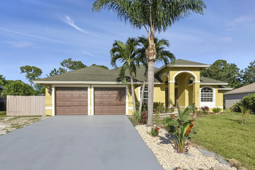 709 NW North Macedo Boulevard Port Saint Lucie FL 34983