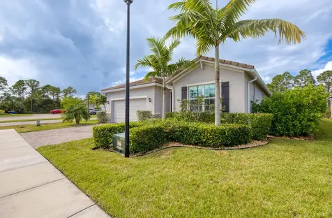 4480 Nw Oakleaf Court Jensen Beach FL 34957
