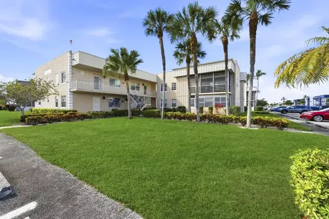 95 Burgundy B Delray Beach FL 33484