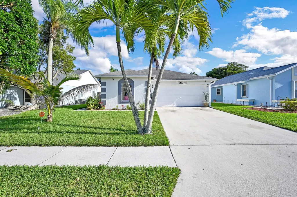 5221 Arbor Glen Circle Lake Worth FL 33463
