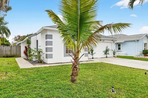 5221 Arbor Glen Circle Lake Worth FL 33463
