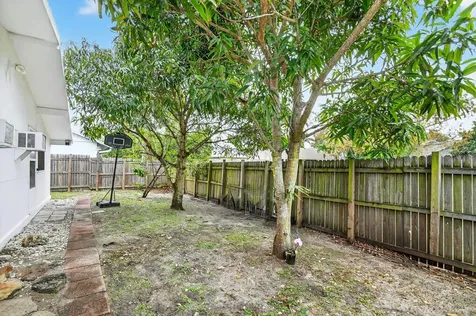 5221 Arbor Glen Circle Lake Worth FL 33463
